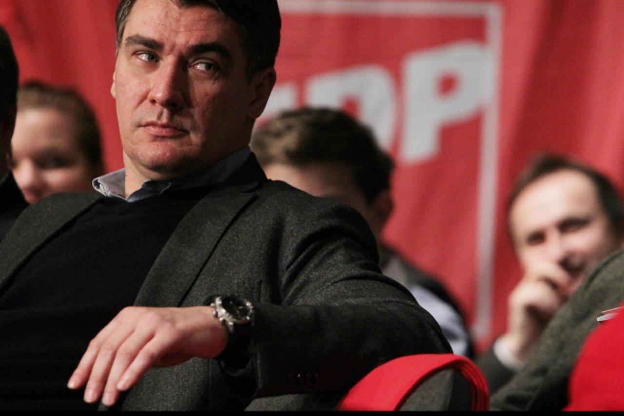 '16.12.2012., Koprivnica - Izvjestajna skupstina SDP-a Koprivnicko-krizevacke zupanije na kojoj je govor odrzao i premijer Zoran Milanovic. Photo: Marijan Susenj/Pixsell'