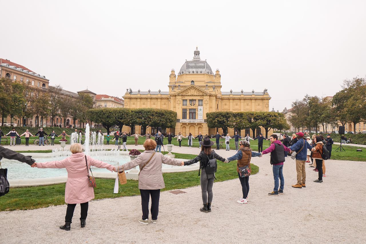 Zagreb: Dan otvorenog grada - Oda mladosti na Trgu bana Jelačića 