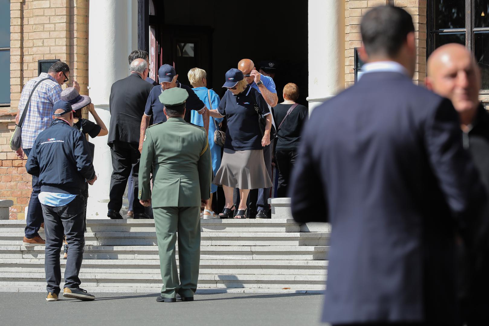 07.09.2023., Zagreb - Posljednji ispracaj generala Antona Tusa na groblju Mirogoj. Brojne osobe iz javnog zivota dosle su se posljednji puta oprostiti od preminulog generala Hrvastke vojske. Photo: Jurica Galoic/PIXSELL