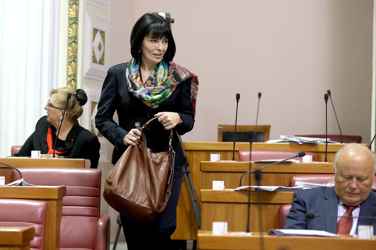03.10.2014., Zagreb - Glasovanjem o dosad raspravljenim tockama nastavljena je 14. sjednica Hrvatskog sabora. Marina Lovric Merzel, Slavko Linic.  