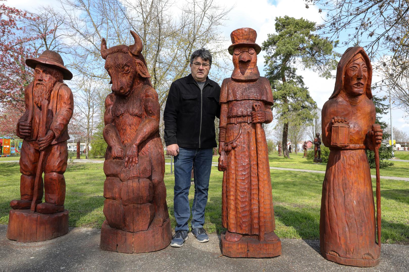 04.04.2023., Osijek - Ernestinovo, Laslovo, Reportaza iz Galerije Petra Smajica u Ernestinovu te svima omiljene slasticarnice Breza te sa starog toka rijeke Vuke u Laslovu koje je postalo okupljaliste za ribolovce i ljubitelje prirode. Photo: Dubravka Petric/PIXSELL