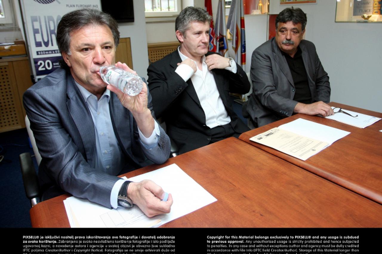 '15.05.2012., Zagreb, HNS - Posljednja sjednica izvrsnog odbora  koju vodi Vlatko Markovic u prostorijama Hrvatskog nogometnog saveza. Zdravko Mamic i Davor Suker. Photo: Igor Kralj/PIXSELL'