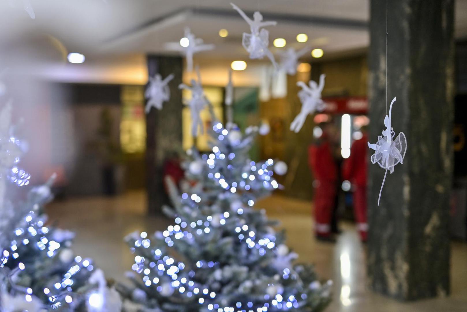 Stoga su se u najvećoj hrvatskoj bolnici, Kliničkom bolničkom centru Zagreb, odnosno Rebru, pobrinuli da pacijentima i njihovim posjetiteljima olakšaju te teške trenutke.