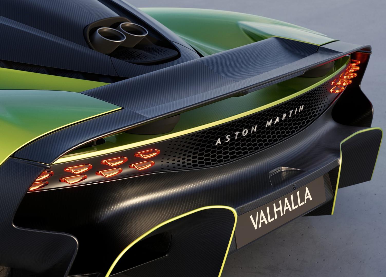 Valhalla je sposobna postići elektronički ograničenu najveću brzinu od 350 km/h. Sprint iz mirovanja do stotke u ovom Aston Martinu traje samo 2,5 sekundi.