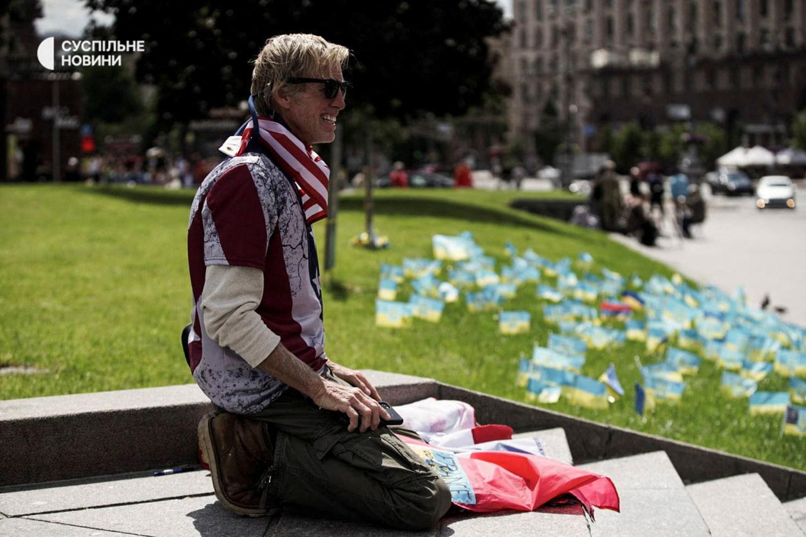 Ryan W. Routh, a suspect identified by news organizations, as the FBI investigates what they said was an apparent assassination attempt in Florida on Republican presidential nominee and former U.S. President Donald Trump, is seen during a rally for support of Ukraine, at the Independence Square in Kyiv, Ukraine, May 29, 2022. Yelyzaveta Servatynska/Public Broadcasting Company of Ukraine Suspilne/Handout via REUTERS. ATTENTION EDITORS - THIS IMAGE HAS BEEN SUPPLIED BY A THIRD PARTY. NO RESALE. NO ARCHIVES. DO NOT OBSCURE LOGO. Photo: YELYZAVETA SEVATYNSKA/SUSPILNE U/REUTERS