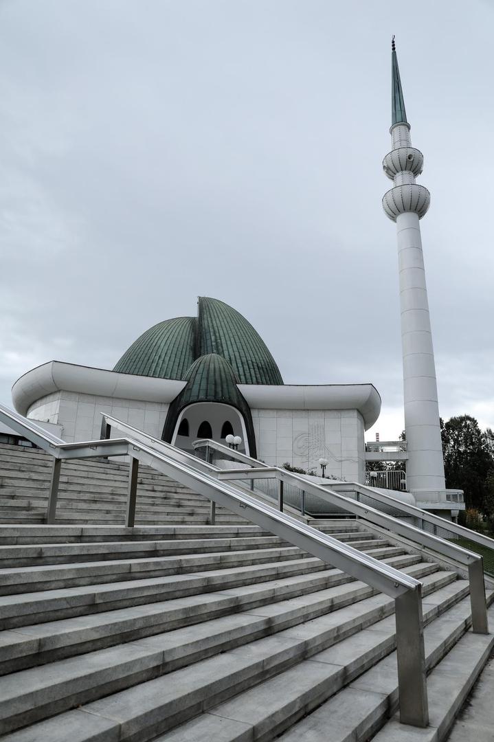 27.10.2020., Zagreb - Ministar vanjskih i europskih poslova Gordan Grlic Radman na radnom sastanku  s predsjednikom Mesihata Islamske zajednice u Hrvatskoj muftijom Azizom ef. Hasanovicem
Photo: Emica Elvedji/PIXSELL