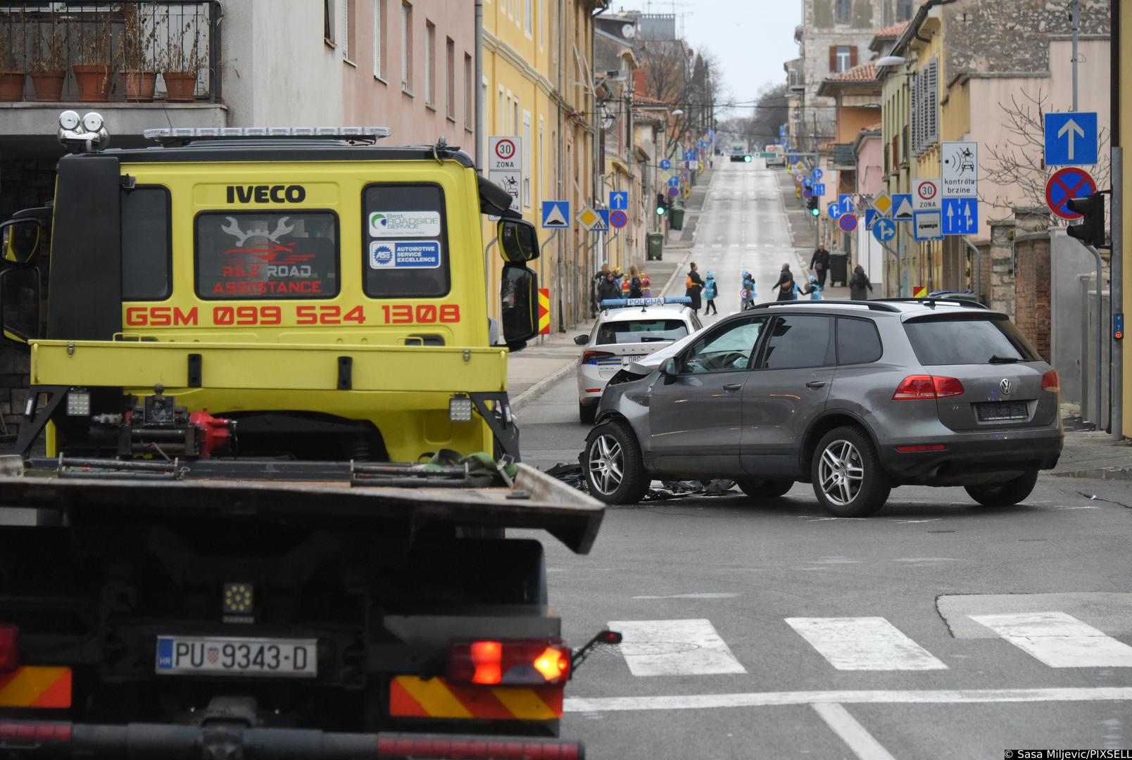 09.02.2024., Pula: Prometno krizanje Stankoviceve i Zagrebacke ulice, Puljanima je crna tocka u prometu, odnosno mjesto u centru grada, gdje se najcesce dogadjaju prometne nesrece.  Photo: Sasa Miljevic/PIXSELL