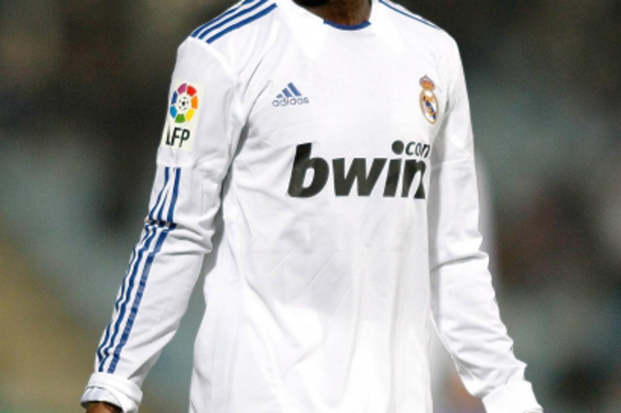 'Real Madrid\'s Lass Diarra dejected during La Liga Match. January 03, 2011. Foto © nph / Alvaro Hernandez)'