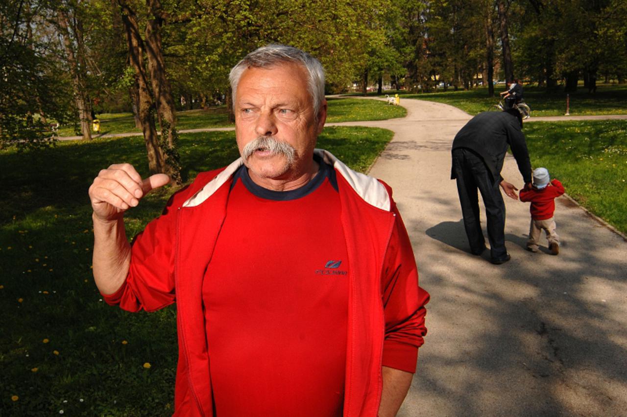 '21.04.2010., Cakovec- Ivan Palfi iz Cakovca na mjestu u perivoju Zrinskih gdje su ga prebili pijani maloljetnici. Photo: Vjeran Zganec-Rogulja/PIXSELL'