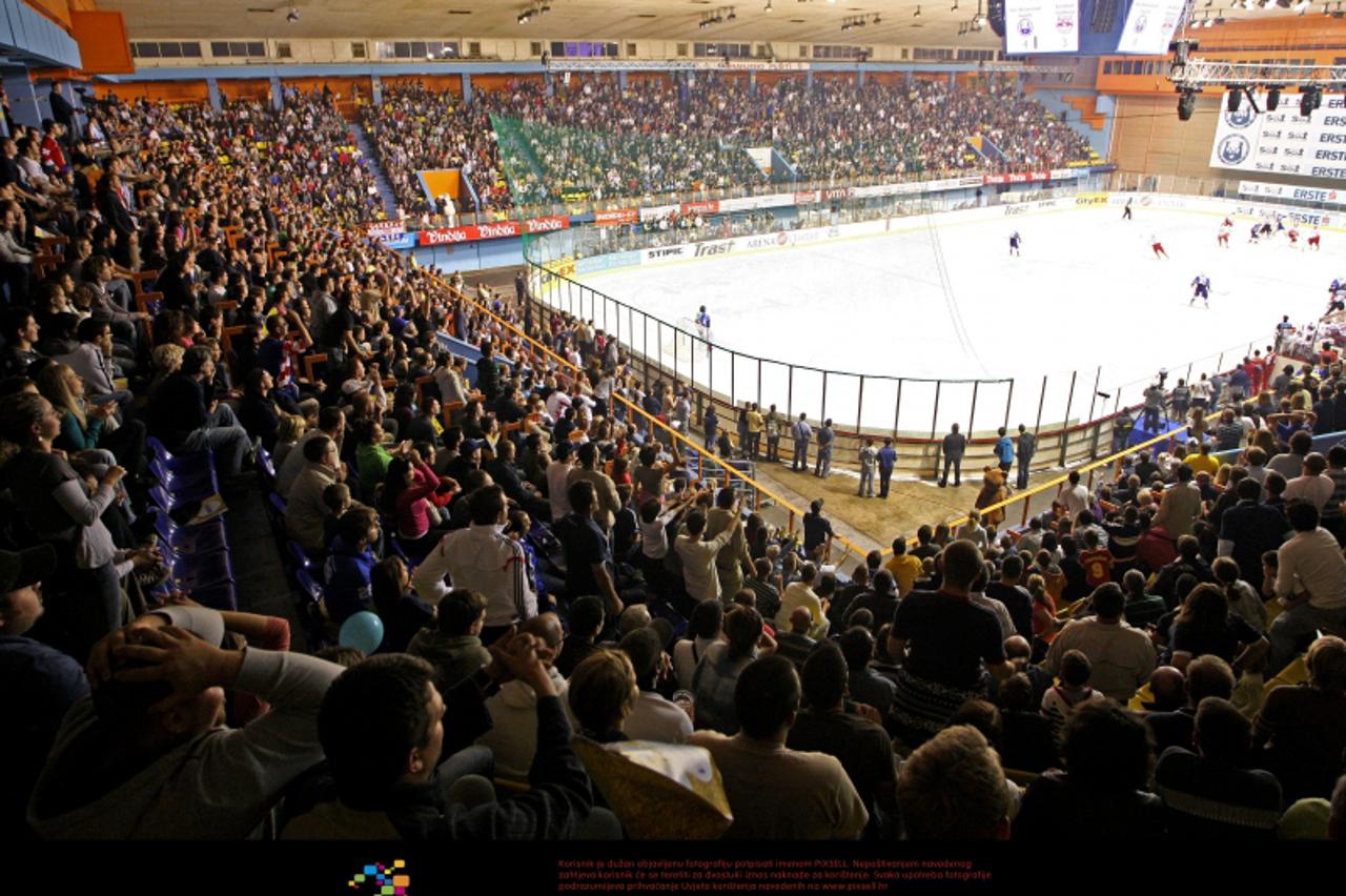 \'04.10.2009., Zagreb - Ledena dvorana Doma Sportova, hokejaska utakmica austrijske EBEL lige, KHL Medvescak ZG - EC Red Bull Salzburg.  Puna dvorana. Photo: Petar Glebov/24sata\'