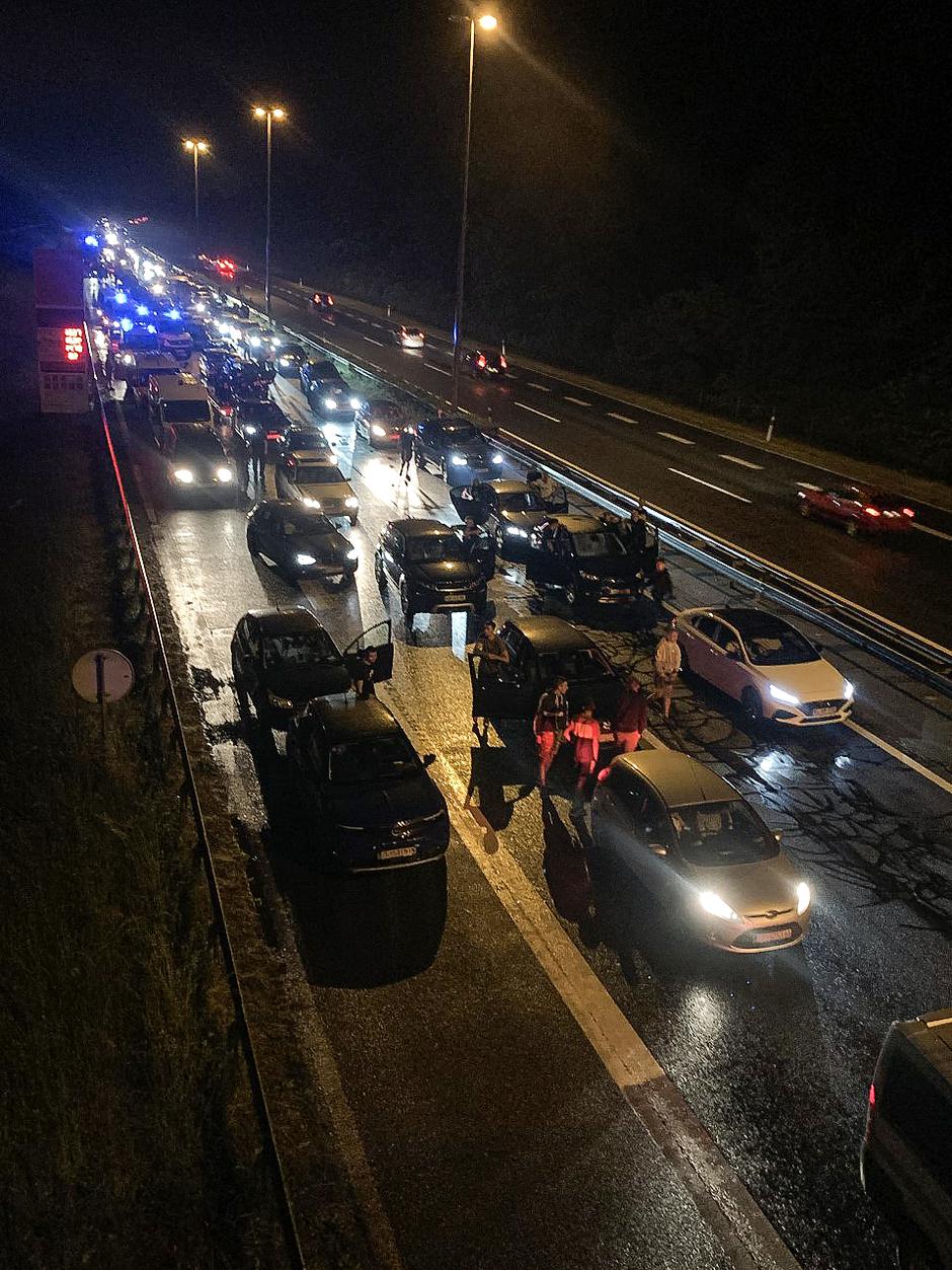 Zagreb: Torcida na povratku na autocesti napala policiju koja je uzvratila vatrenim oružjem