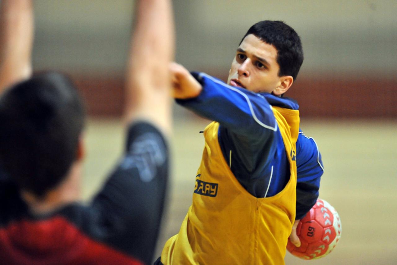 '13.04.2010., Zagreb, Hrvatska  -  Sportska dvorana Dubrava, trening rukometnog kluba Dubrava.  Marko Gotovac.  Photo: Goran Stanzl/PIXSELL'