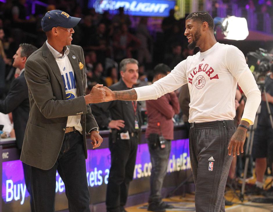 Celebrities watch the Los Angeles Lakers