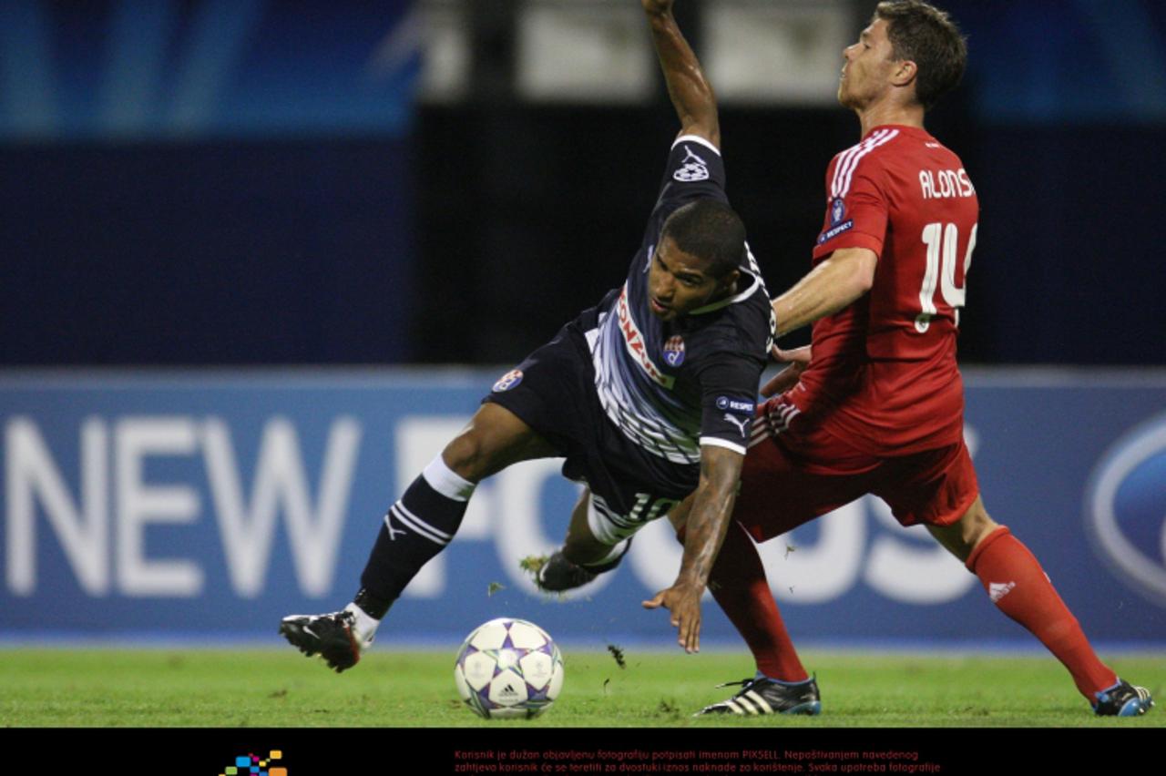 '14.09.2011., stadion u Maksimiru, Zagreb - 1. kolo UEFA Lige prvaka, nogometna utakmica GNK Dinamo - Real Madrid. Sammir, Xabi Alonso Photo: Igor Kralj/PIXSELL'