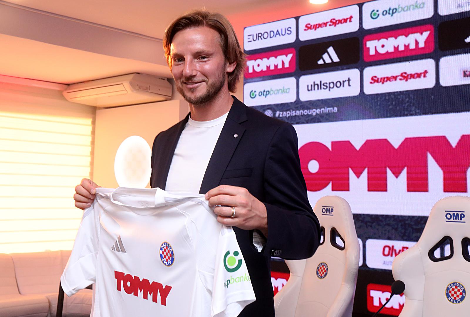 21.07.2024.,Split- Ivan Rakitic potpisao ugovor s HNK Hajduk i odrzao konferenciju za medije. Photo: Ivo Cagalj/PIXSELL