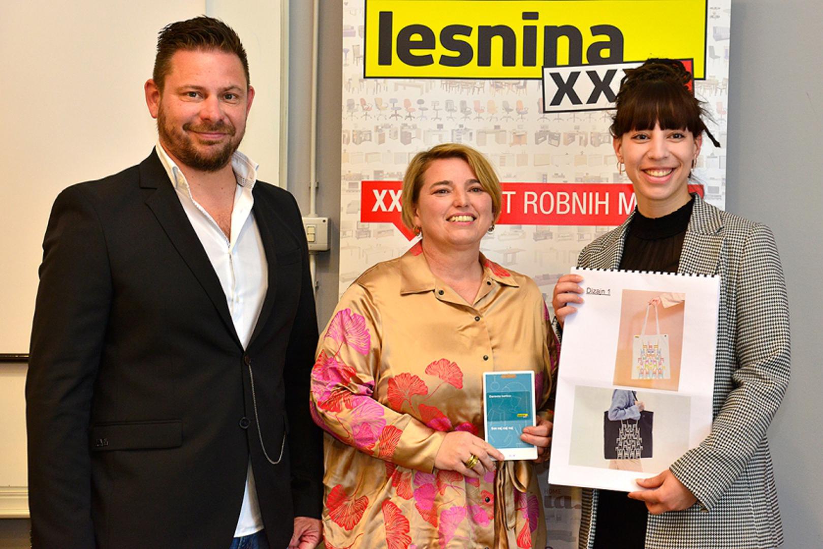 s lijeva na desno: Matija Mandić, direktor marketinga i prodaje Lesnine Hrvatska;  Liljana Srdić, voditeljica marketinga Lesnine Hrvatska;  Klara Ergović, studentica TTF-a, 2. mjesto

