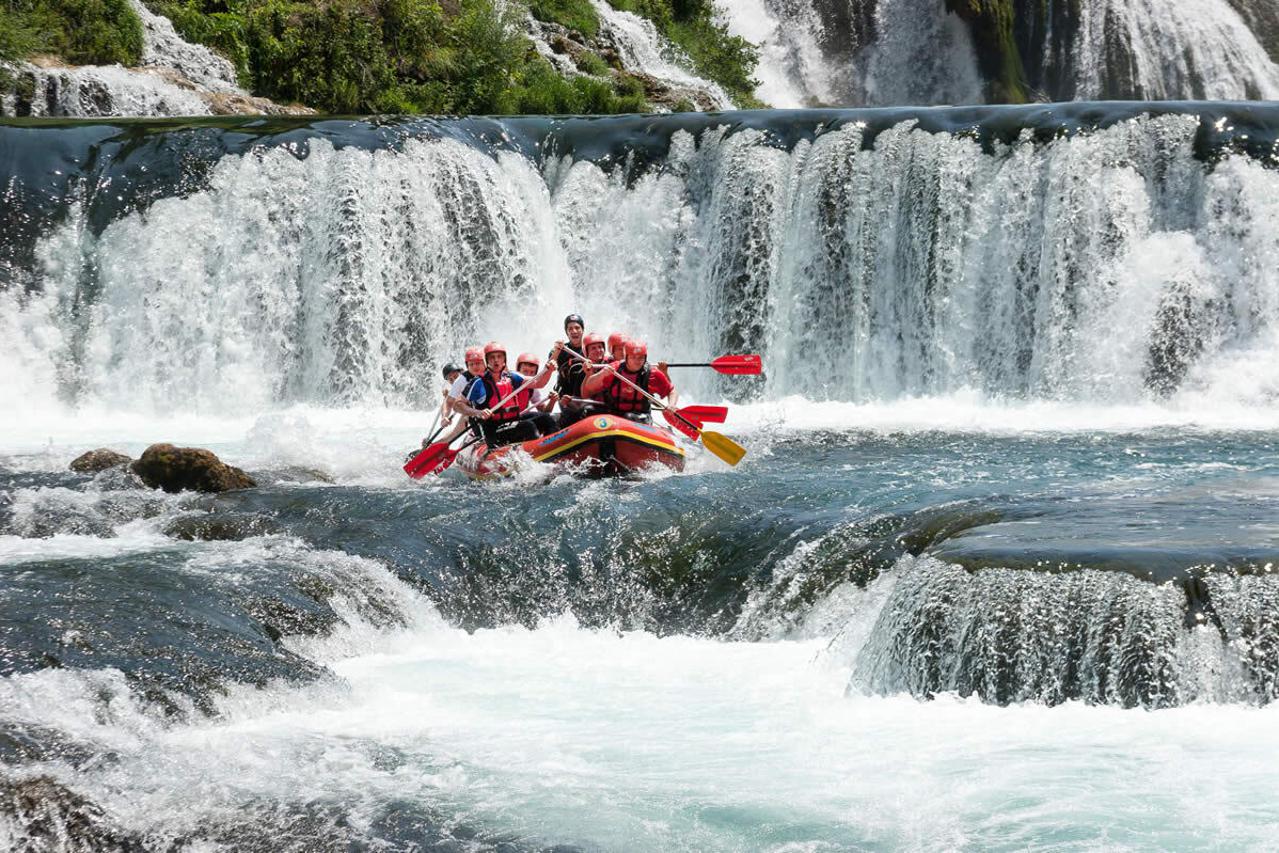 storyeditor/2024-07-26/UNA_rafting_-_Kiro_Rafting.jpg