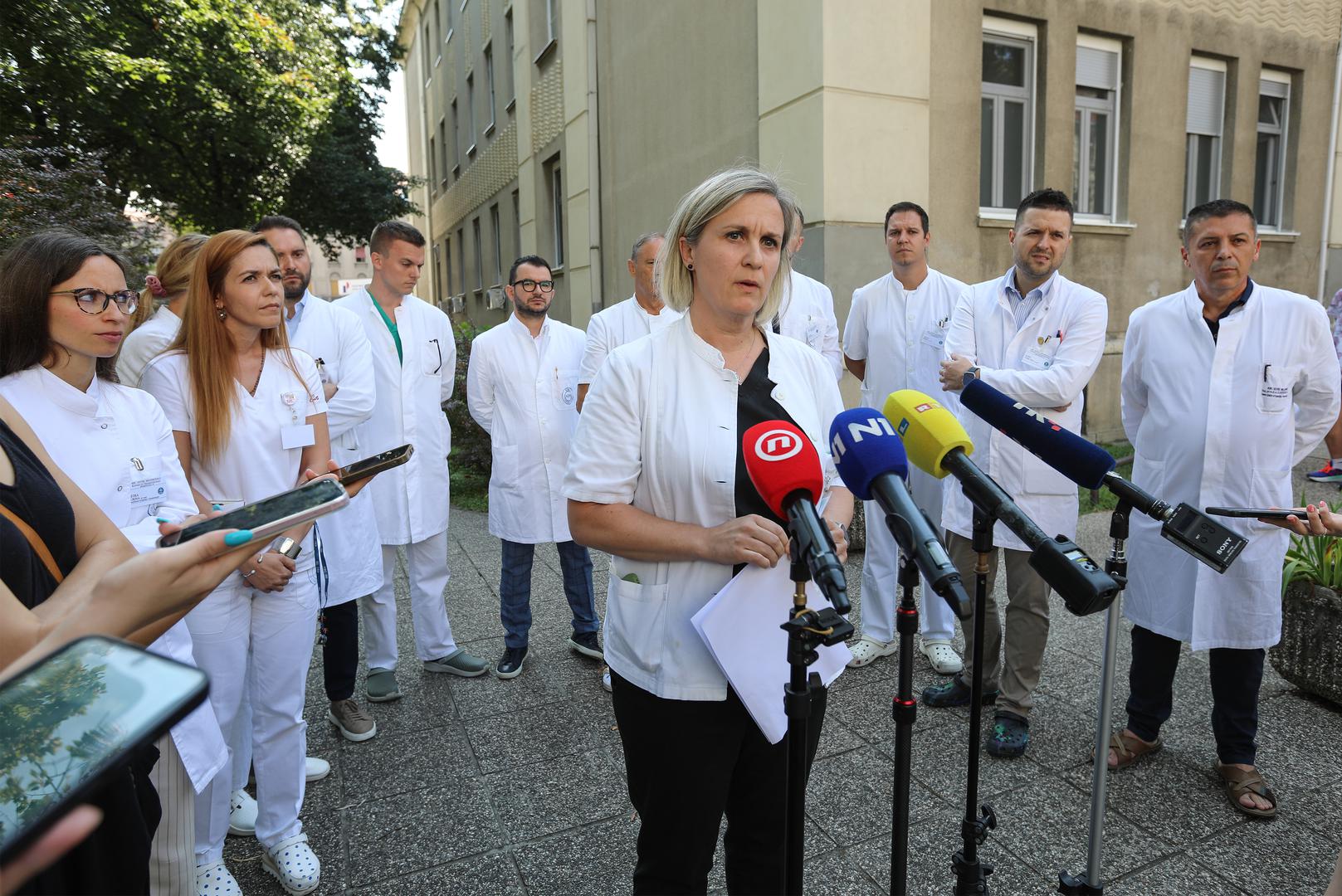 25.07.2024.,Zagreb, Traumatoloska bolnica, konferencija za medije na kojoj je istupilo 17 lijecnika zaposlenih u Klinici za traumatologiju koji se tjednima bore za dostojanstven rad i tretman. Na konferenciji za medije javno su istupili oko svih objeda i neistina koje o njima siri sada vec bivsi Predstojnik Klinike za traumatologiju dr. Vidovic. U ime lijecnika medijima se obratila dr. Ana Cizmic.    Photo: Robert Anic/PIXSELL