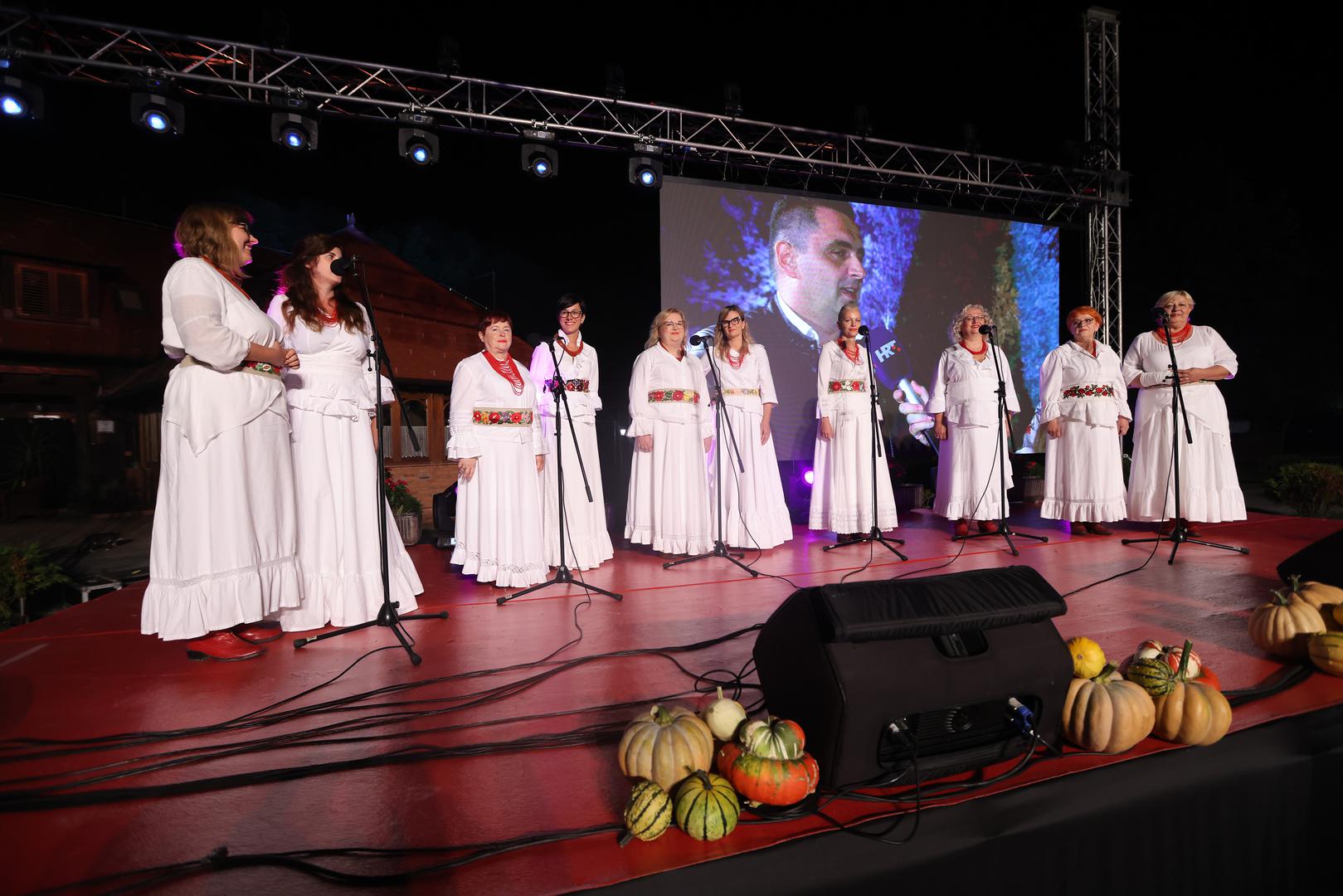 02.09.2022. Mala Ludina- Dodjela godisnje nagrade Vecernjeg lista za najbolji OPG "ZLata vrijedan" na seoskom imanju Moslavacka prica.

 Photo: Boris Scitar/Vecernji list/PIXSELL