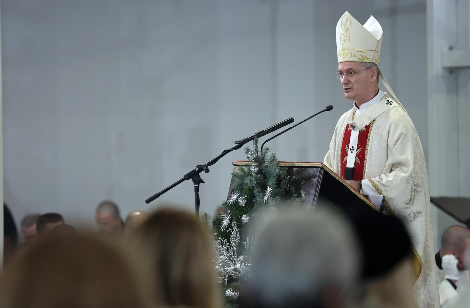 25.12.2023., Zagreb - Zagrebacki nadbiskup mons. Drazen Kutlesa predvodio je svetu misu polnocku u Bogosluznom prostoru bl. Alojzija Stepinca. Photo: Sanjin Strukic/PIXSELL