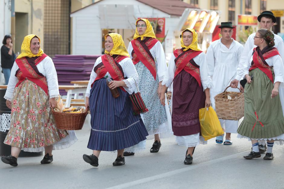 Svečano otvorenje 56. Vinkovačkih jeseni