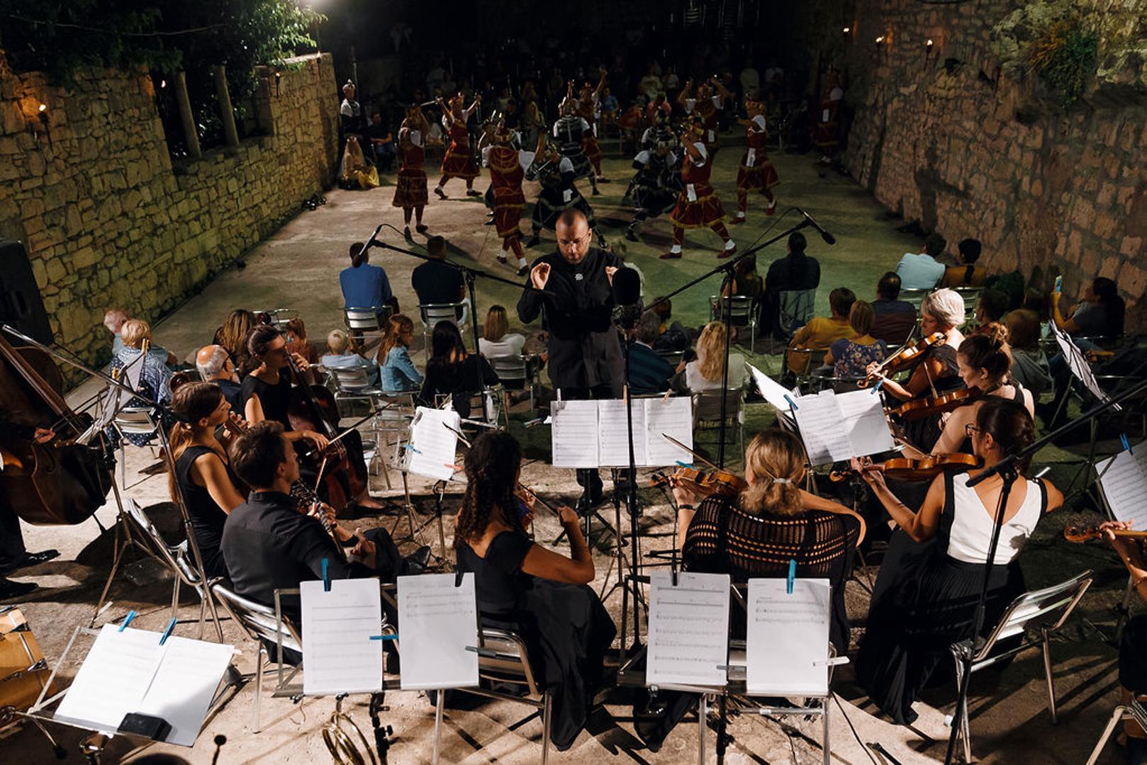 Tradicionalna rujanska barokna moreška uz Hrvatski barokni ansambl na otvorenju festivala