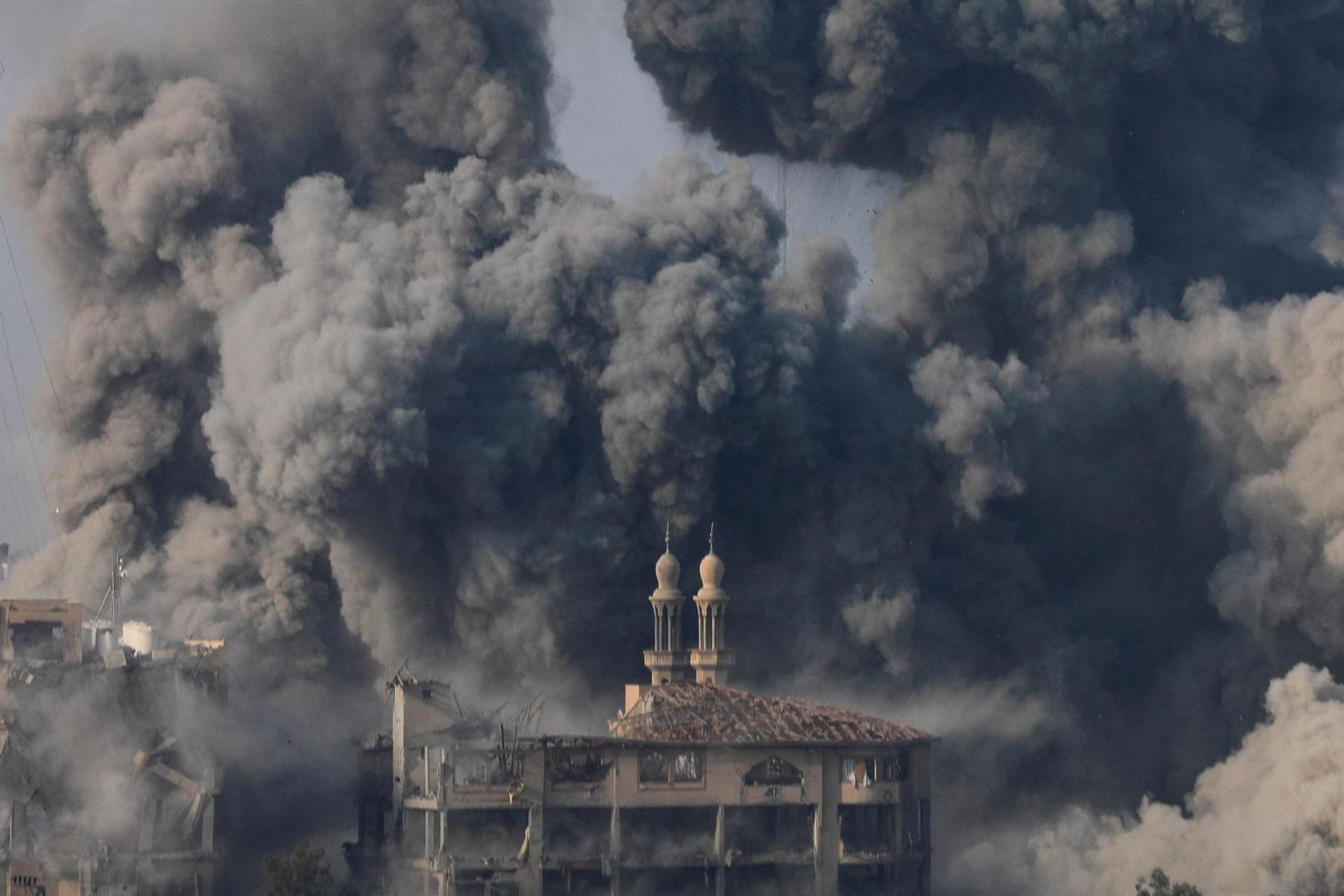 Smoke billows following Israeli strikes in Gaza City, October 11, 2023. REUTERS/Saleh Salem Photo: SALEH SALEM/REUTERS