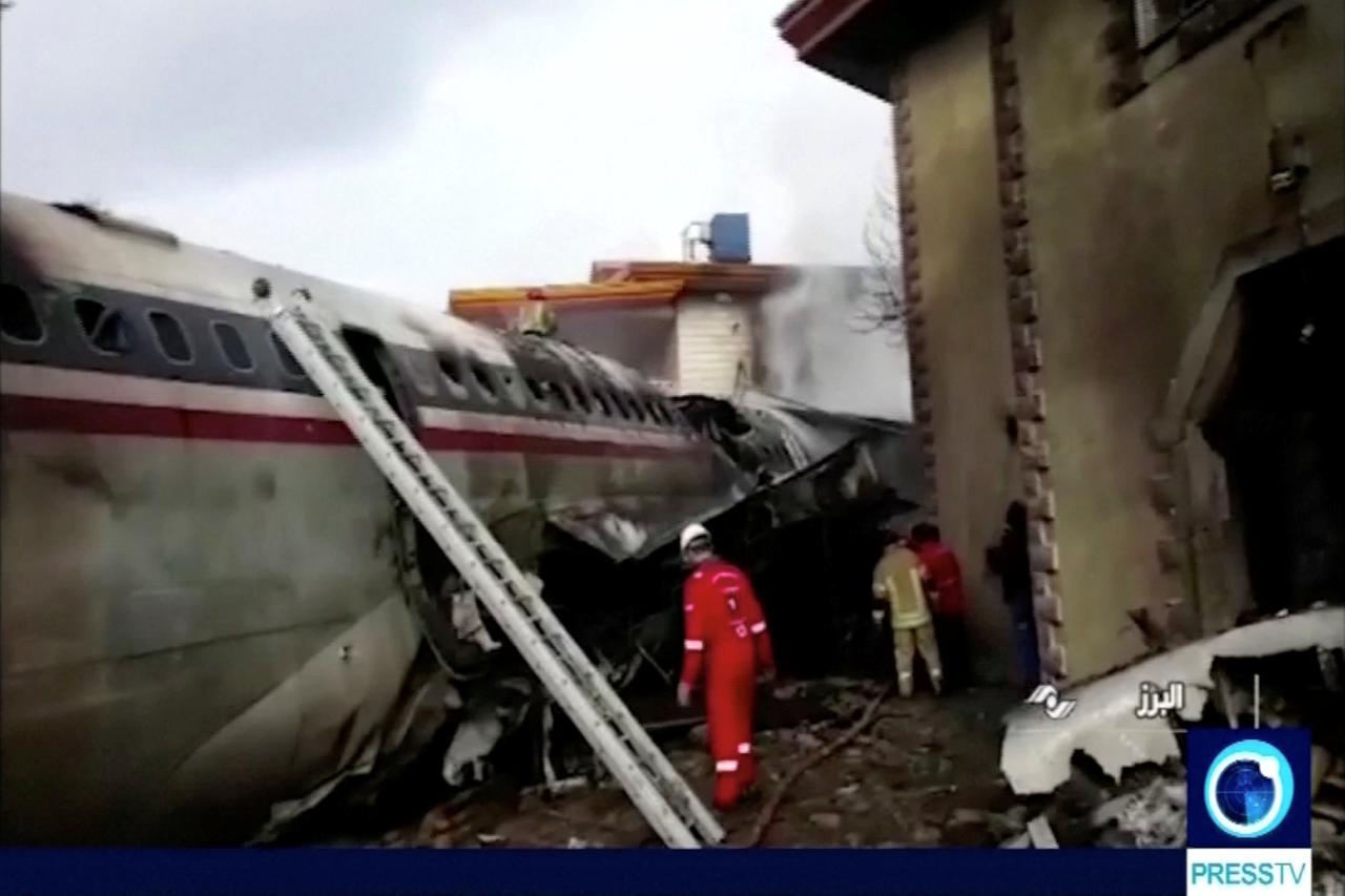 Avion se srušio u Iranu