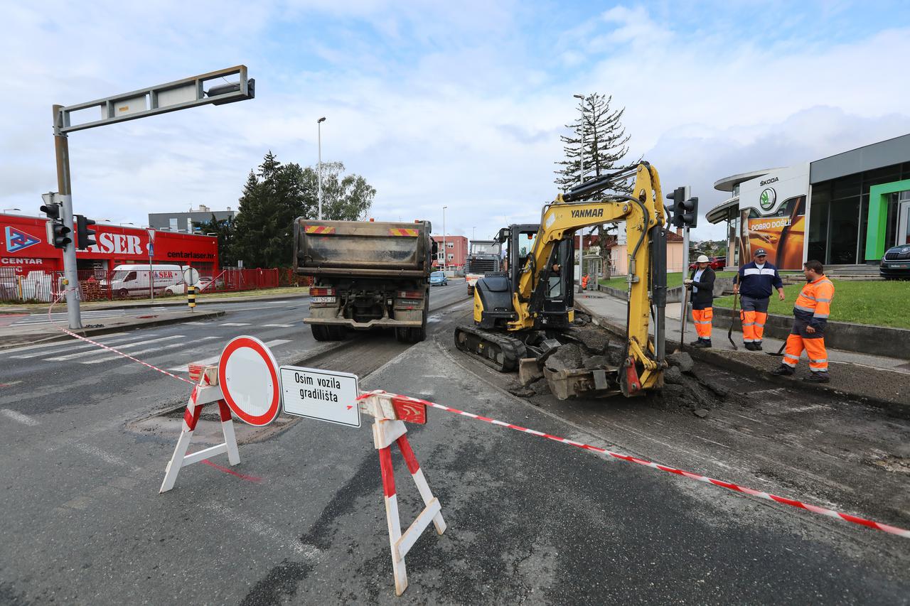 Zagreb: Zbog sanacije kolnika zatvoren je dio Samoborske ceste 