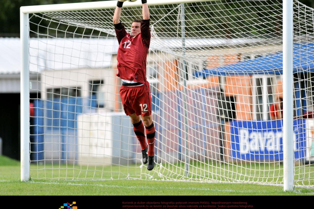 '09.08.2011., Zagreb - Stadion Stjepana Spajica u Sigetu, prijateljska utakmica Hrvatska U20 protiv Hrvatske U21. Simon Sluga Photo: Marko Lukunic/PIXSELL'