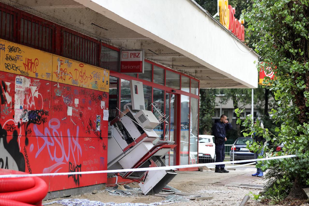 Zagreb: U Ulici Milke Trnine raznesen bankomat 