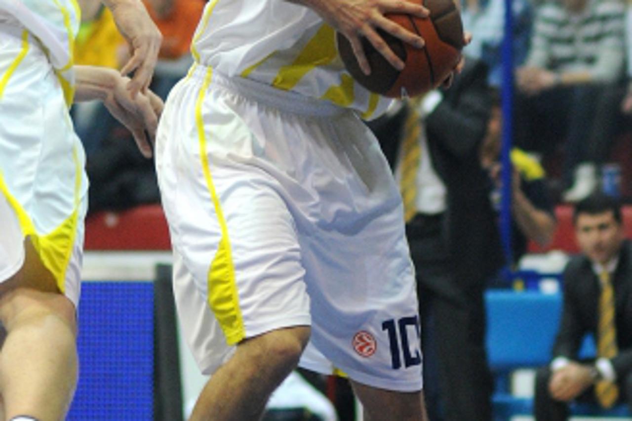 \'12.02.2009., Zagreb - Kosarkasi Cibone izgubili su u trecem kolu H skupine Eurolige u dvorani Drazena Petrovica od istanbulskog Fenerbahcea sa 65-55, 20-27. Gordan Giricek. Photo: Anto Magzan/Vecern