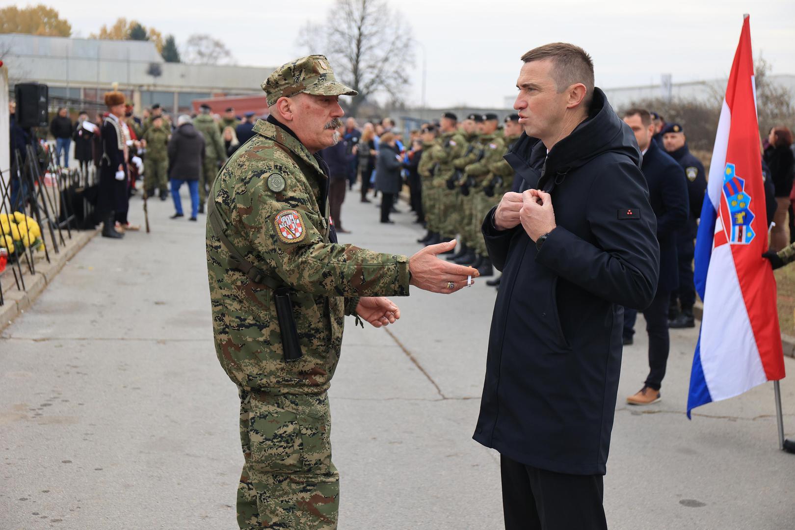 19.11.2021., Vukovar - U Borovo-commercu kod ostataka nekadasnje bolnice i sklonista "Vukovarske majke" odrzao se prigodni program, mimohod i polaganje vijenaca.