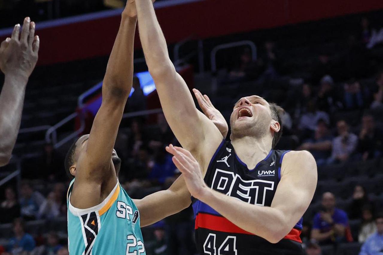 NBA: San Antonio Spurs at Detroit Pistons