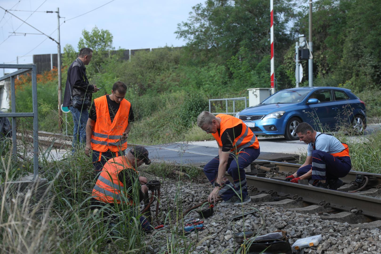 20.9.2024., Demerje - Zeljeznicki prijelaz za automobile gdje se sinoc oko 2 sata ujutro dogodila prometna nesreca u kojoj su sudjelovali osobni automobil te vlak. Photo: Luka Batelic/PIXSELL