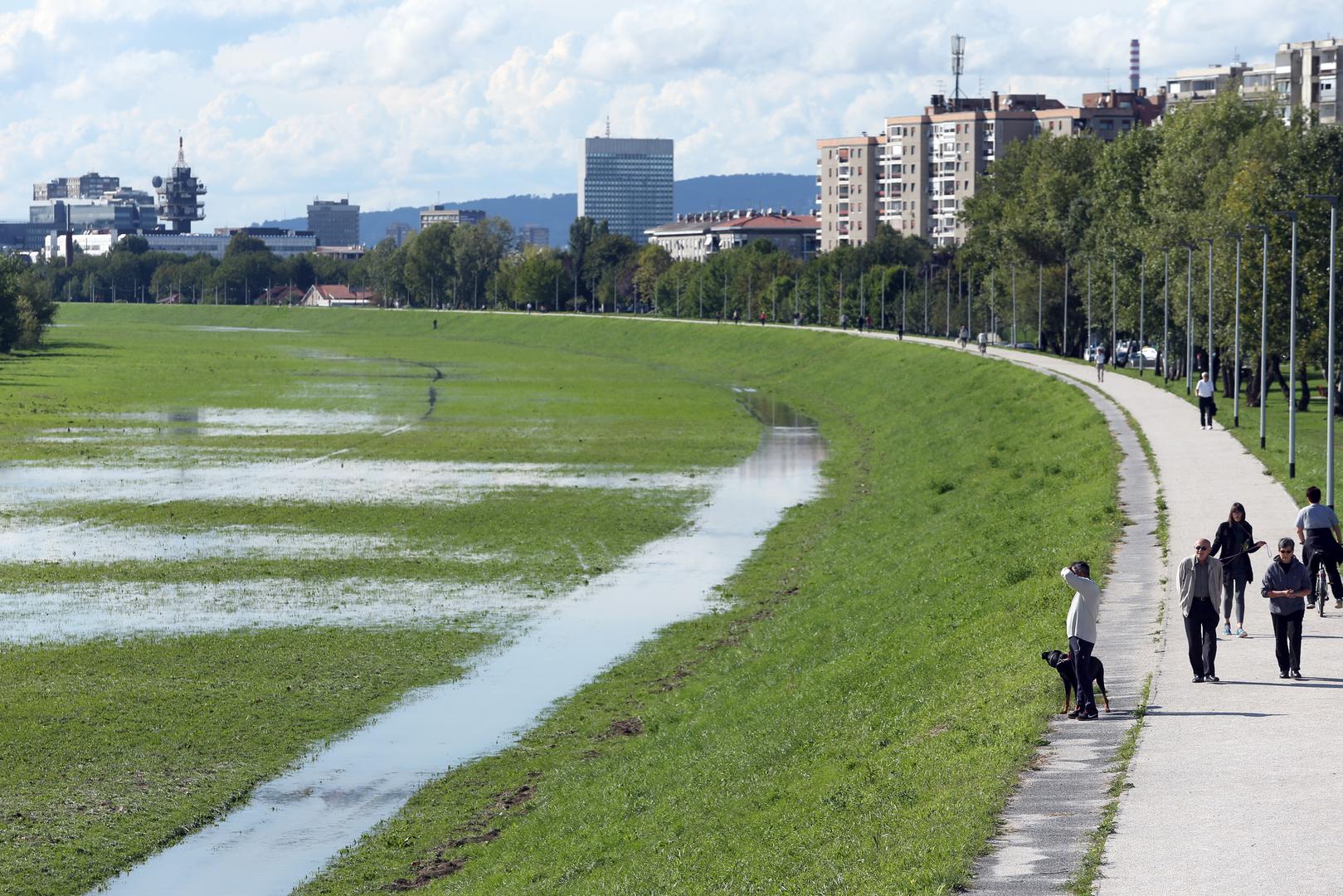 Nakon hladnog vikenda te velike količine kiše, u poslijepodnevnim satima zagrebačko je nebo obasjalo sunce...