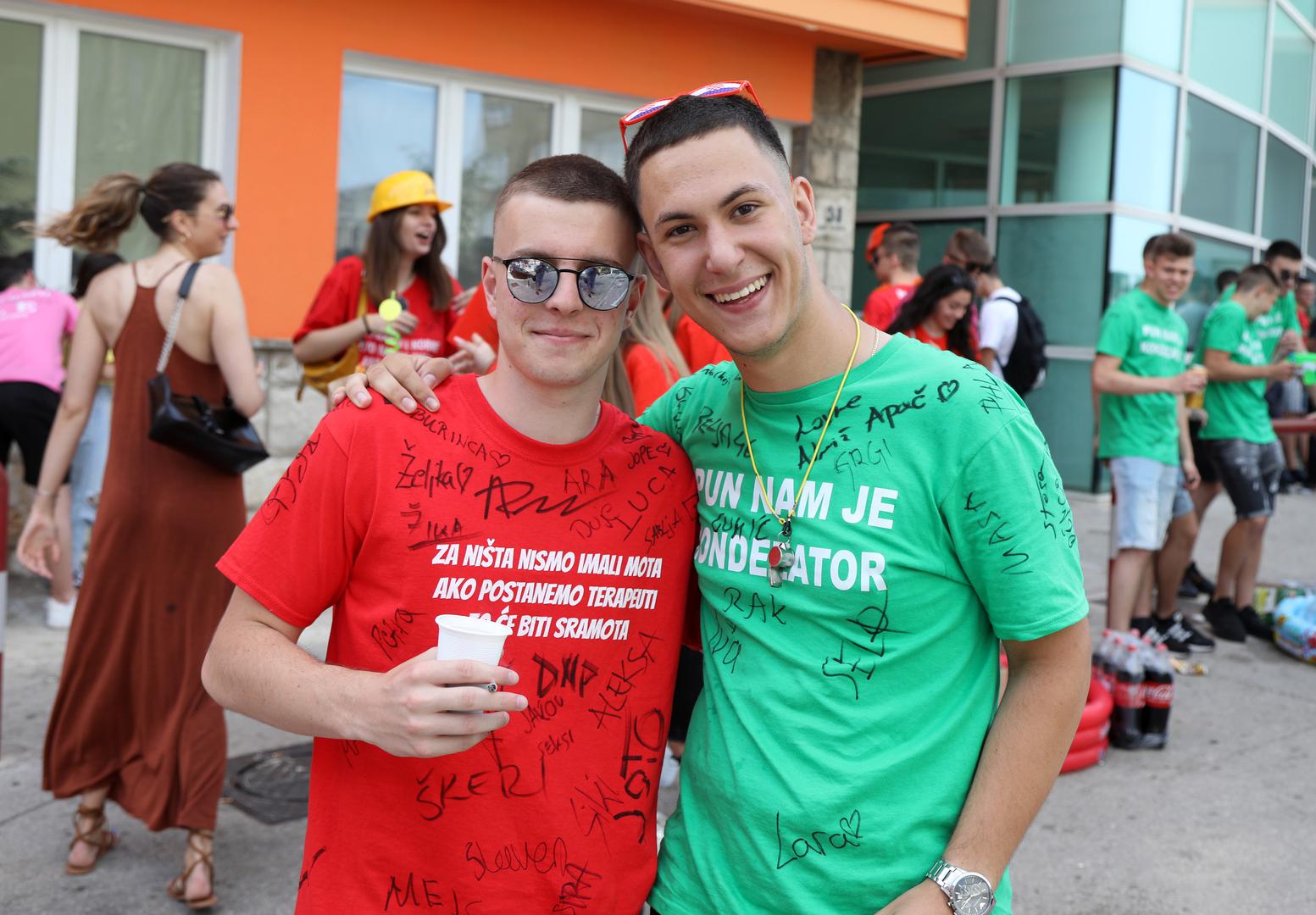 25.05.2022., Sibenik - Oprostaj maturanata od srednje skole obiljezava se ispred sibenskih srednjih skola od jutarnjih sati. Norijada u Sibeniku protice veselo. Photo: Dusko Jaramaz/PIXSELL