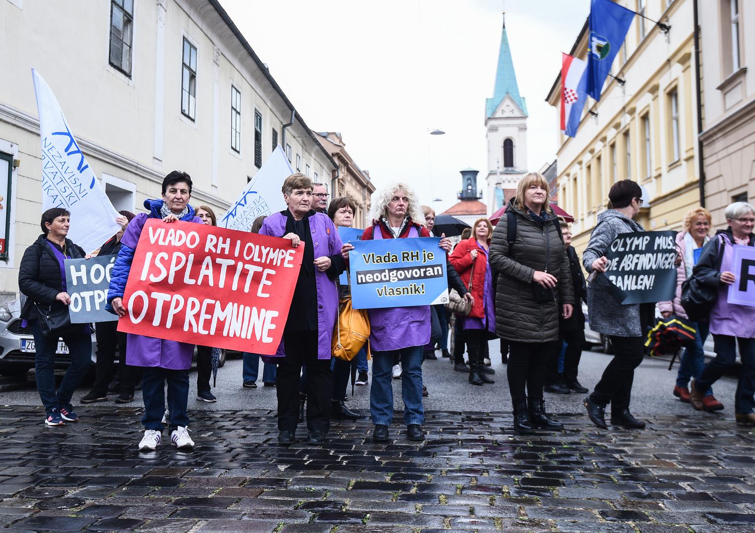 10.11.2022., Zagreb - Prosvjed i konferencija za novinare radnica Orljave. Prosvjed organiziraju Novi sindikat i Sindikat tekstila, obuce, koze, gume Hrvatske. Pozeska tvornica Orljava zavrsila je u stecaju u srpnju 2021., a 172 radnice i dalje cekaju isplatu otpremnine koja im po zakonu i kolektivnom ugovoru pripada. Organizatori prosvjeda kazu da Vlada ignorira zahtjeve radnika. Photo: Neva Zganec/PIXSELL