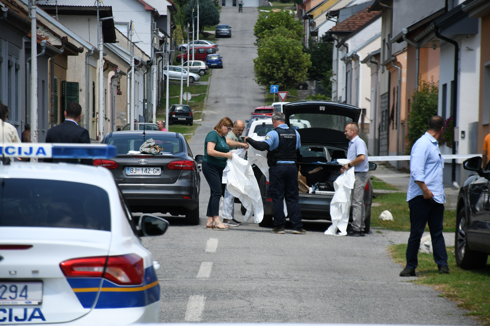 22.07.2024., Daruvar - U Domu za starije i nemocne osobe u Mazuranicevoj ulici muskarac je poceo pucati po ljudima te je petero osoba smrtno stradalo dok se ostalima pruza lijecnicka pomoc.  Photo: Damir Spehar/PIXSELL