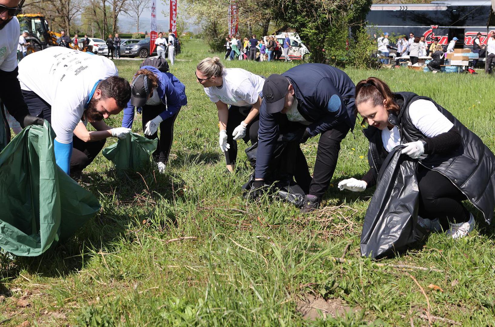 22.04.2023., Samobor, Oresje - Akcija Vecernjeg lista Rezolucija zemlja. Centralni dogadjaj akcije na dan planeta Zemlje ciscenje oko jezera Oresje. Photo: Marko Prpic/PIXSELL