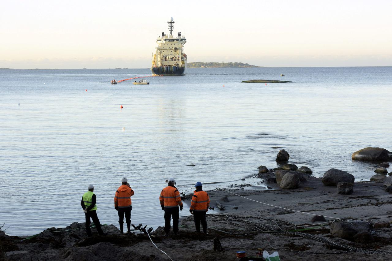 Submarine cable from Finland to Germany laid to the bottom of the Baltic Sea