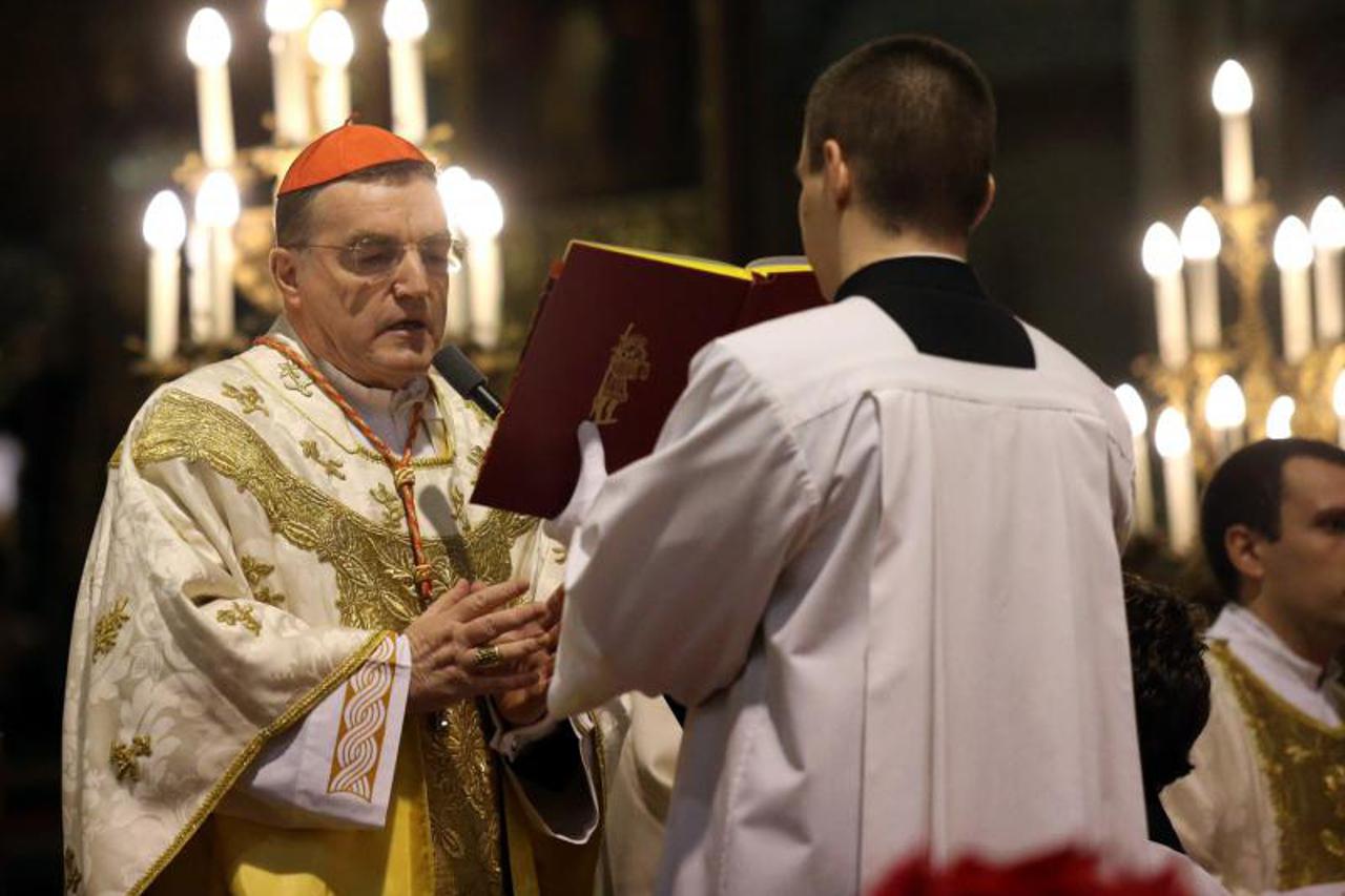 Kardinal Bozanić predvodio misu u katedrali (1)