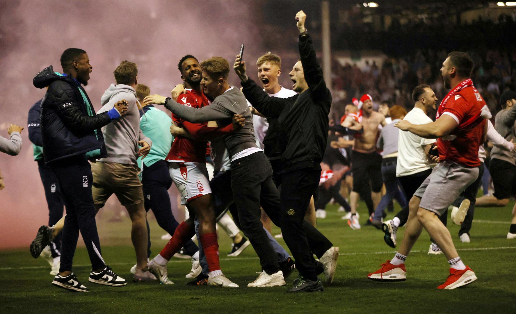 Fulham i Bournemouth su izborili direktan plasman u elitno društvo, a još jedna karta dijeli se u dodatnim kvalifikacijama u čijem će finalu igrati Huddersfield Town i Nottingham Forest. Nottingham Forest je finale izborio nakon što je boljim izvođenjem jedanaesteraca pobijedio Sheffield United sa 3-2.