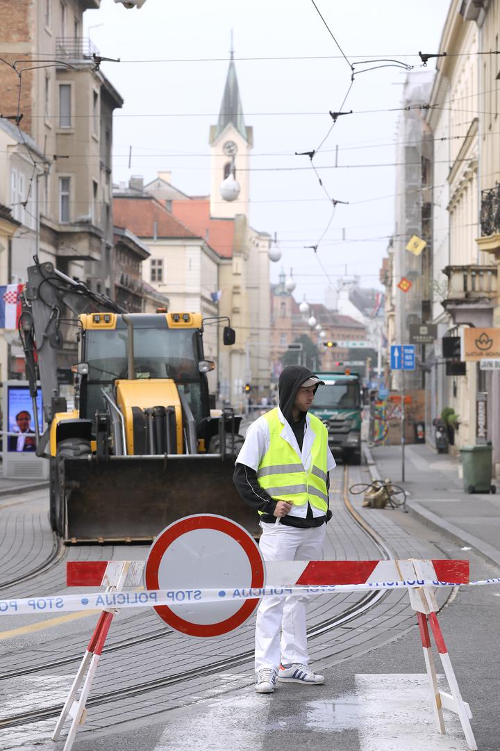 01.06.2022., Zagreb - U Frakopanskoj ulici u ceka se pocetak sanacije posljedica pozara koji je sinoc izbio na plinskim instalacijma. 
 Photo: Patrik Macek/PIXSELL