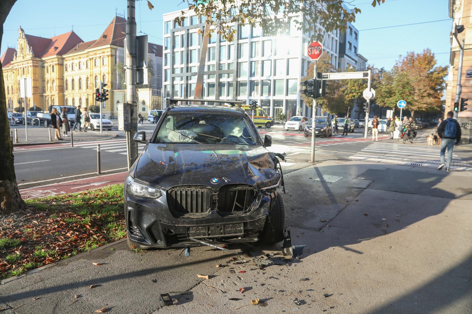 Na fotografijama Pixsella tek se može vidjeti da je po ozlijeđene došla Hitna pomoć, dok su na terenu i policajci, koji dovršavaju očevid, ali i pomažu u regulaciji gustog prometa.