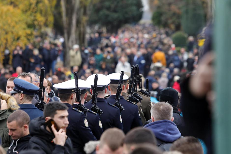 Na Memorijalnom groblju  odana počast žrtvama Vukovara