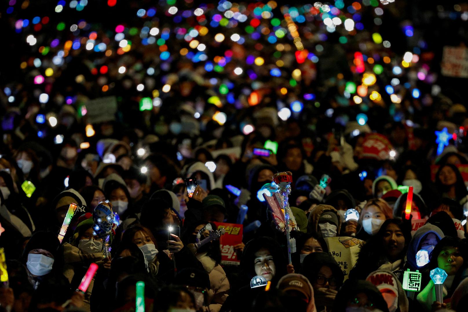 FILE PHOTO: Protesters attend a rally calling for the impeachment of South Korean President Yoon Suk Yeol, who declared martial law, which was reversed hours later, near the National Assembly in Seoul, South Korea, December 8, 2024. REUTERS/Kim Kyung-Hoon/File Photo Photo: KIM KYUNG-HOON/REUTERS