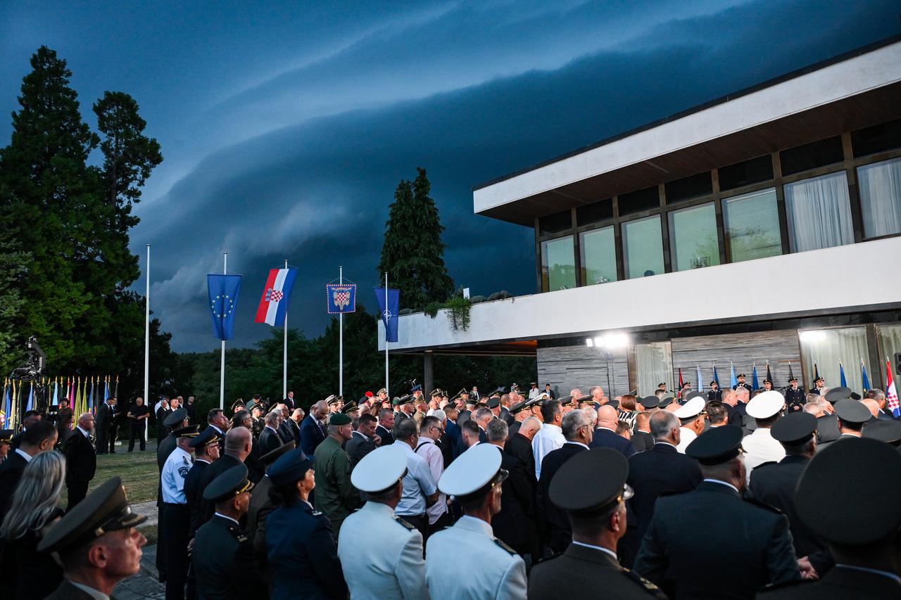 Zagreb: Svečani prijem u Uredu predsjednika povodom Dana pobjede