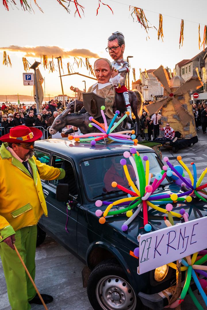 13.02.2024., Kastel Stari - Na pokladni utorak Krnjevalska Udruga 'Poklade' odrzala je 211. Krnjeval u kojem su krnjo bili Aleksandar Vucic i Vladimir Putin. Photo: Zvonimir Barisin/PIXSELL