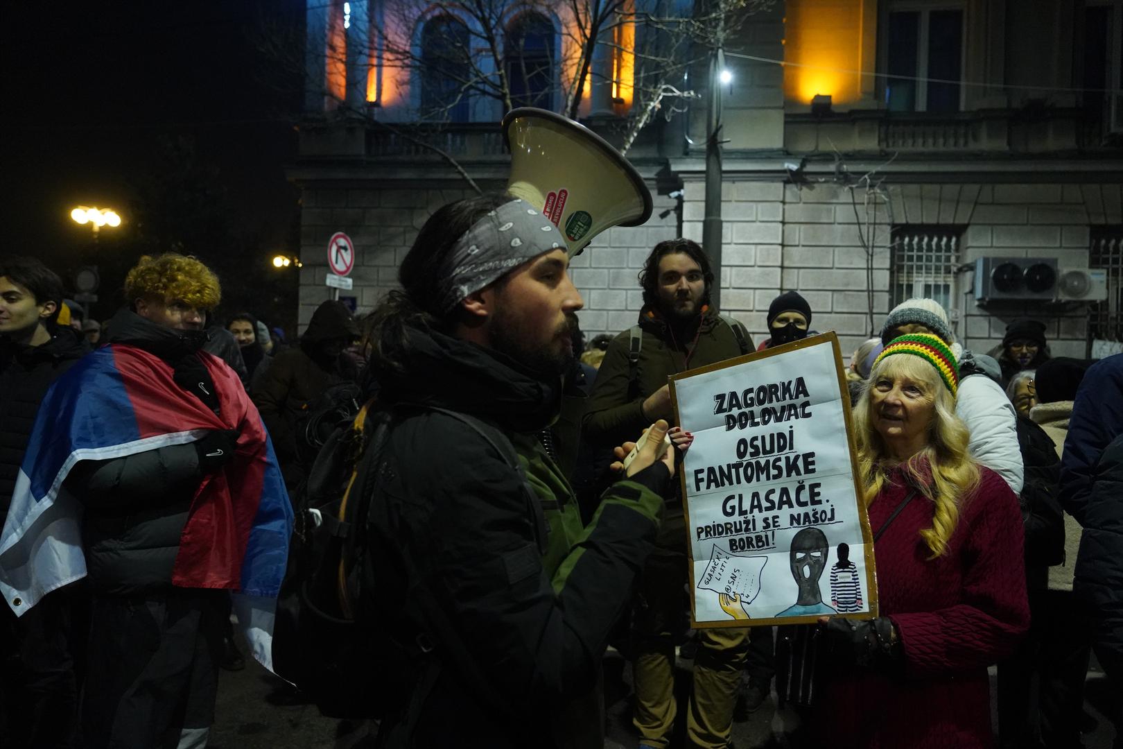 20, December, 2023, Belgrade - In front of the seat of the Republican Electoral Commission, a protest organized by the coalition "Serbia against violence" is in progress due to the "stealing of the citizens' electoral will". Photo: Antonio Ahel/ATAImages

20, decembar, 2023, Beograd -  Ispred sedista Republicke izborne komisije u toku je trci protest koji je organizovala koalicija "Srbija protiv nasilja" zbog "kradje izborne volje gradjana". Photo: Antonio Ahel/ATAImages Photo: Antonio Ahel/ata  images/PIXSELL